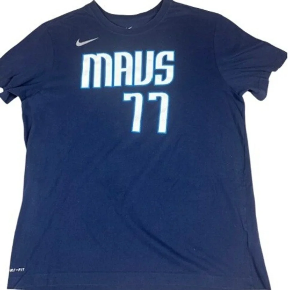 Nike T-Shirt Mens XL Luka Doncic 77 Dallas Mavericks Navy Blue Dri-FIT‎ NBA Tee